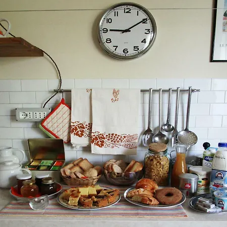 Alojamento de Acomodação e Pequeno-almoço Lucia 3*