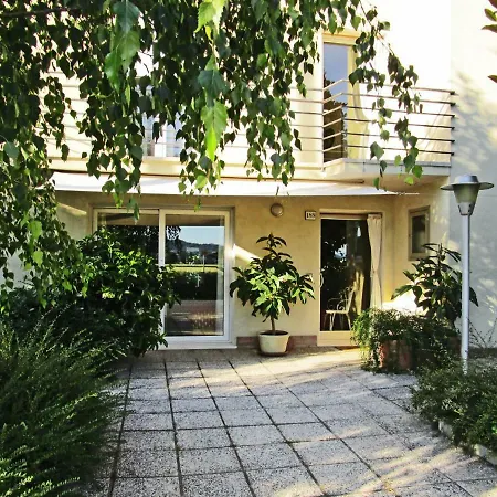 Alojamento de Acomodação e Pequeno-almoço Lucia