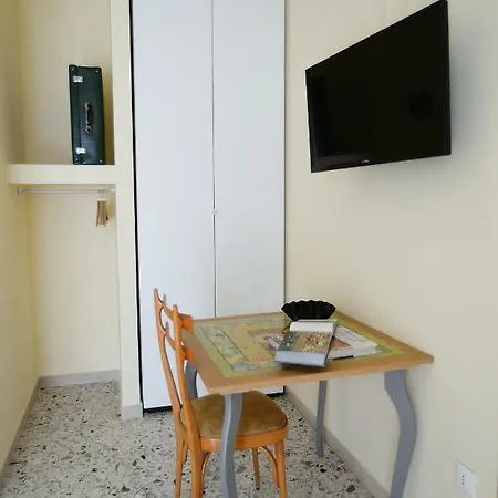 Alojamento de Acomodação e Pequeno-almoço Lucia 3*