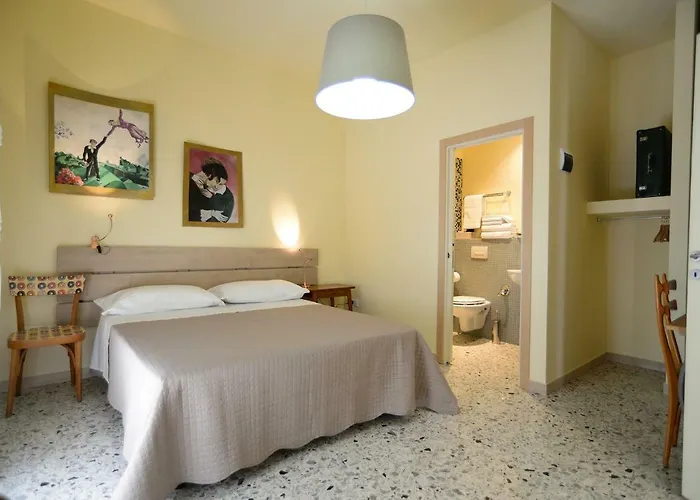 Lucia فندق مبيت وإفطار 3*